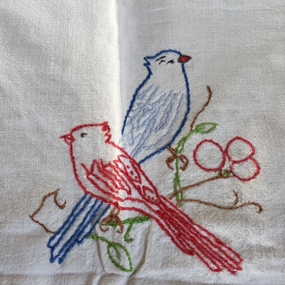 Vtg Hand Embroidery Table Topper Tablecloth Floral Birds Delicate Lace trim 30" - Picture 10 of 12